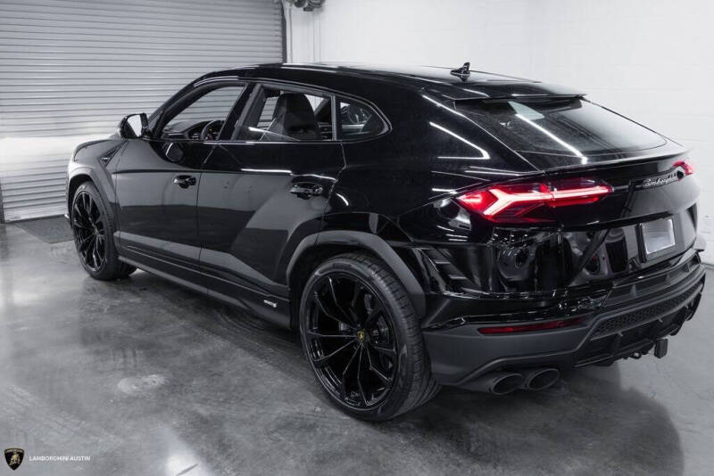 2023 Lamborghini Urus S