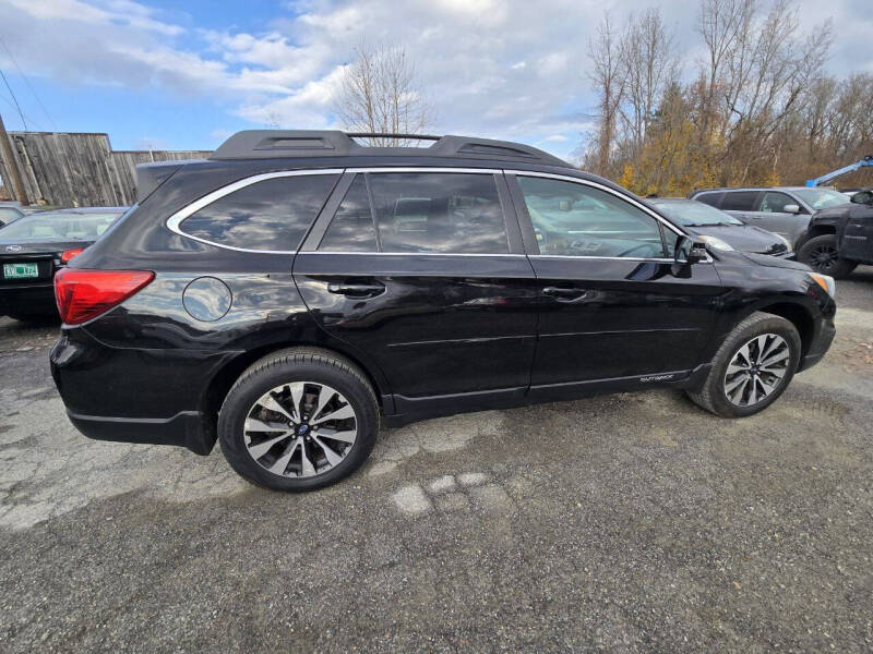 2016 Subaru Outback Limited's photo