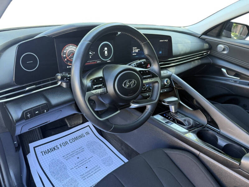 2023 Hyundai Elantra SEL