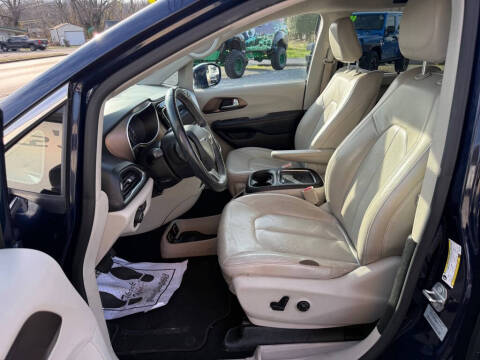 2017 Chrysler Pacifica Touring-L Plus