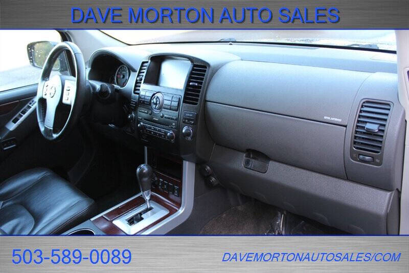 2011 Nissan Pathfinder LE