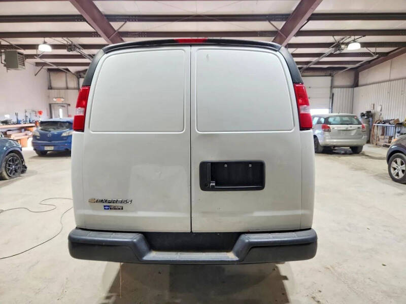 2023 Chevrolet Express 2500