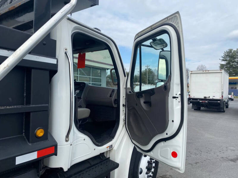 2016 Freightliner M2 106