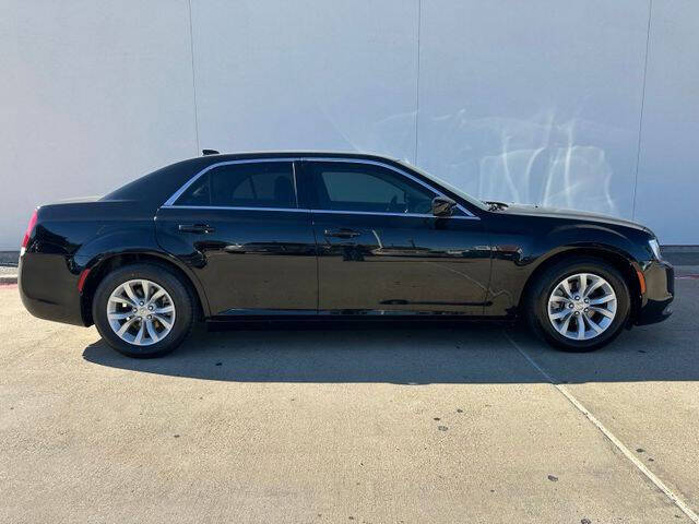 2022 Chrysler 300 Touring