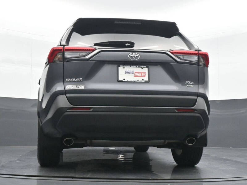 2022 Toyota RAV4 XLE