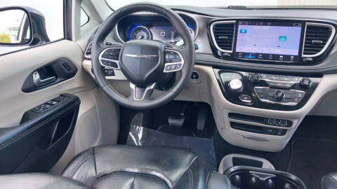 2022 Chrysler Pacifica Touring L