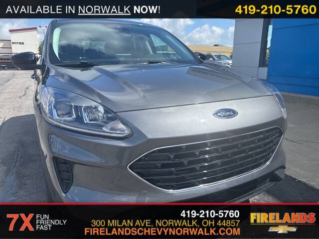 Used 2022 Ford Escape SE with VIN 1FMCU9G65NUA27772 for sale in Norwalk, OH