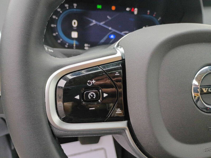 2025 Volvo XC90 B6 Plus Bright Theme 7P