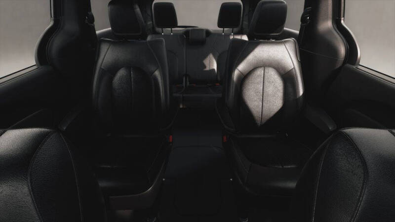 2027 Chrysler Pacifica Select