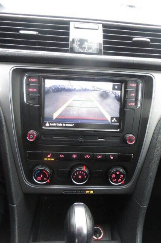 2015 Volkswagen Passat 1.8T Wolfsburg Edition