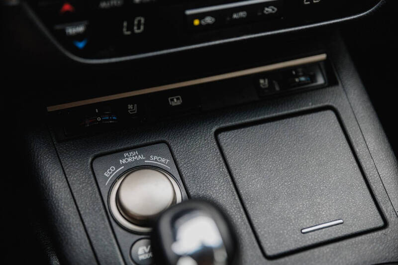 2013 Lexus ES 300h