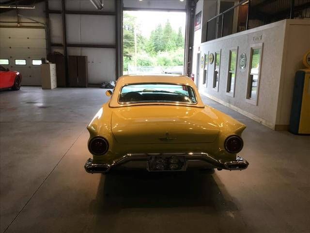 1957 Ford Thunderbird