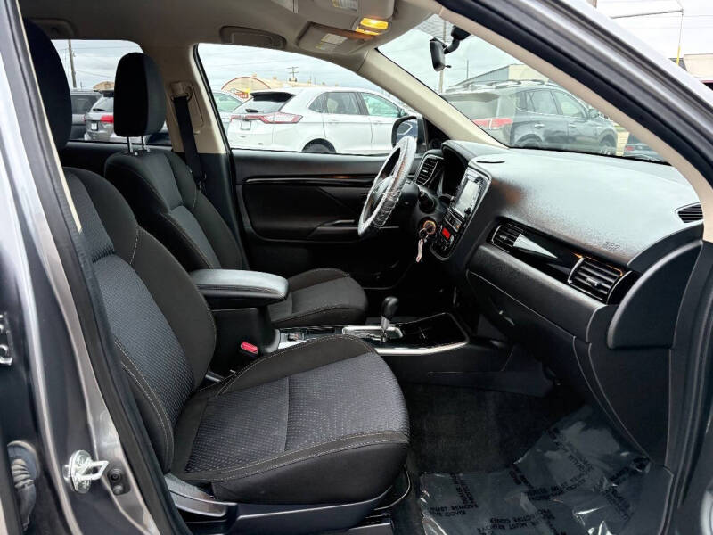 2019 Mitsubishi Outlander ES