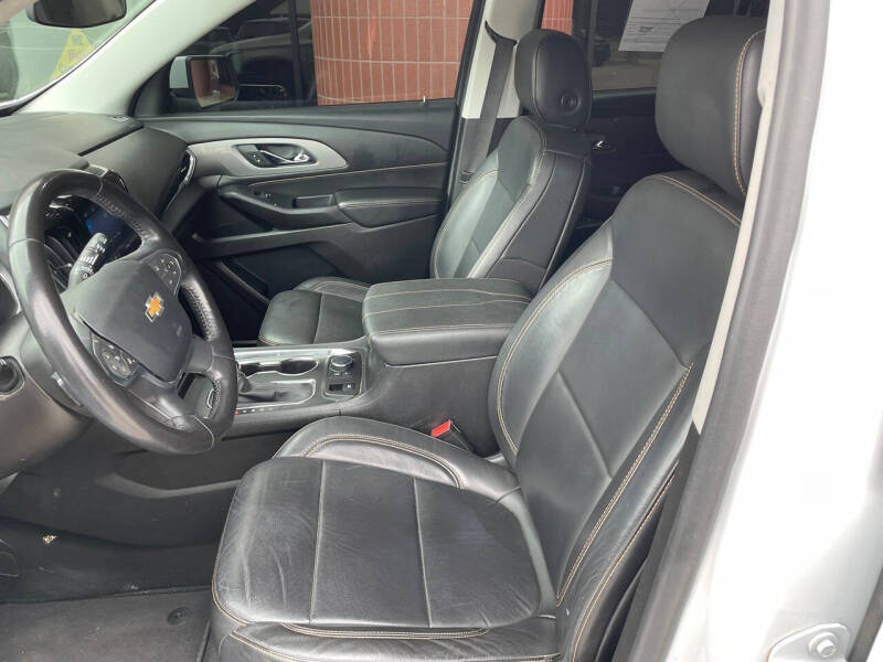 2021 Chevrolet Traverse LT Leather