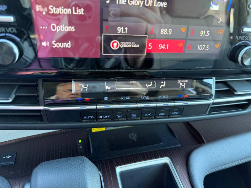 2024 Toyota Sienna LE 8-Passenger