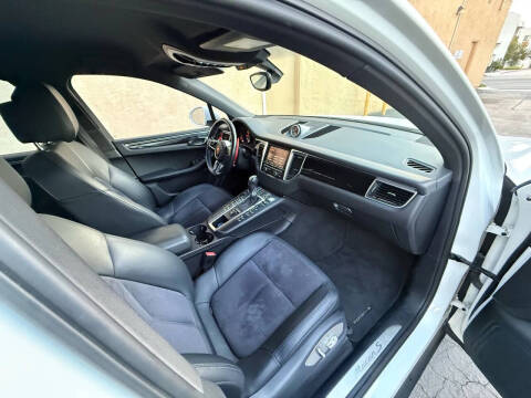 2015 Porsche Macan S