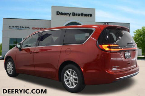 2027 Chrysler Pacifica Select