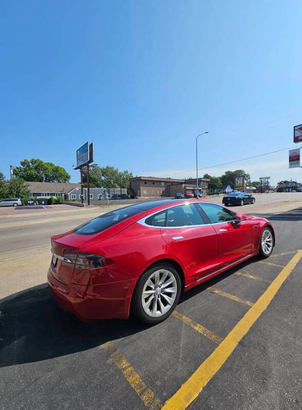 2016 Tesla Model S 75D