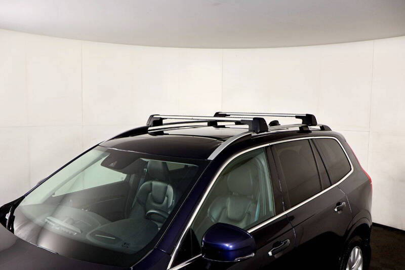 2017 Volvo XC90 T6 Momentum