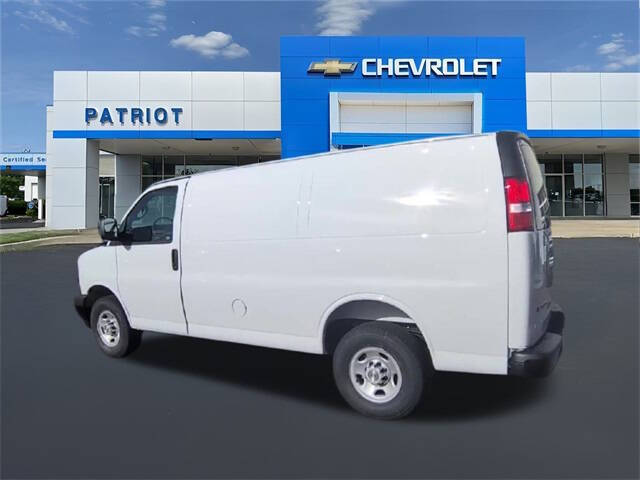 2025 Chevrolet Express 2500
