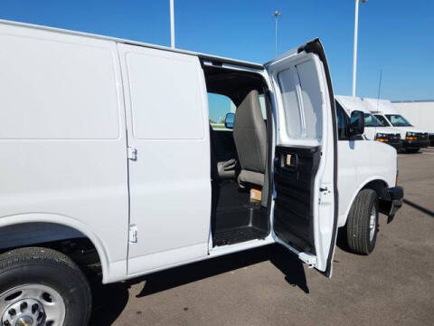 2025 Chevrolet Express 3500