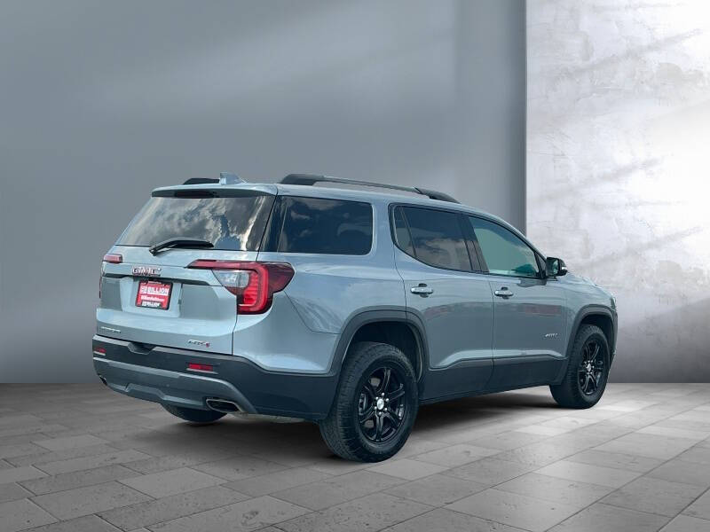 2023 GMC Acadia AT4