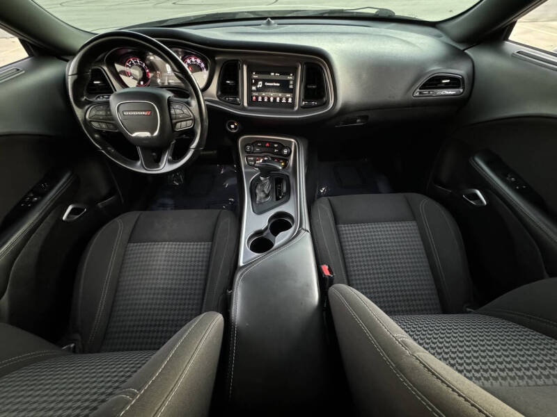 2020 Dodge Challenger SXT