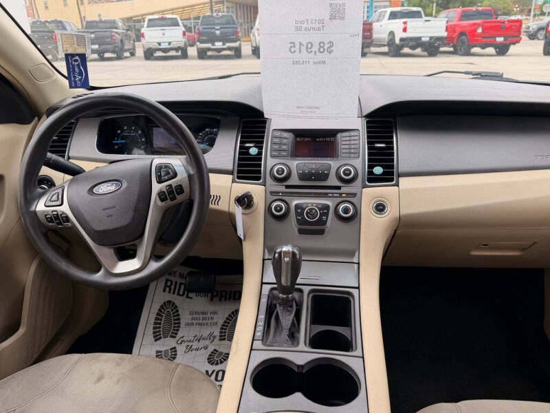 2013 Ford Taurus SE
