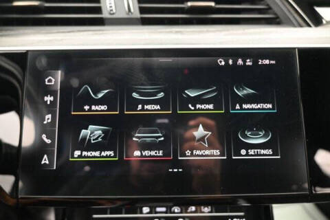 2022 Audi e-tron quattro Premium Plus