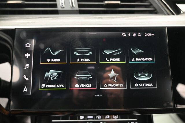2022 Audi e-tron quattro Premium Plus