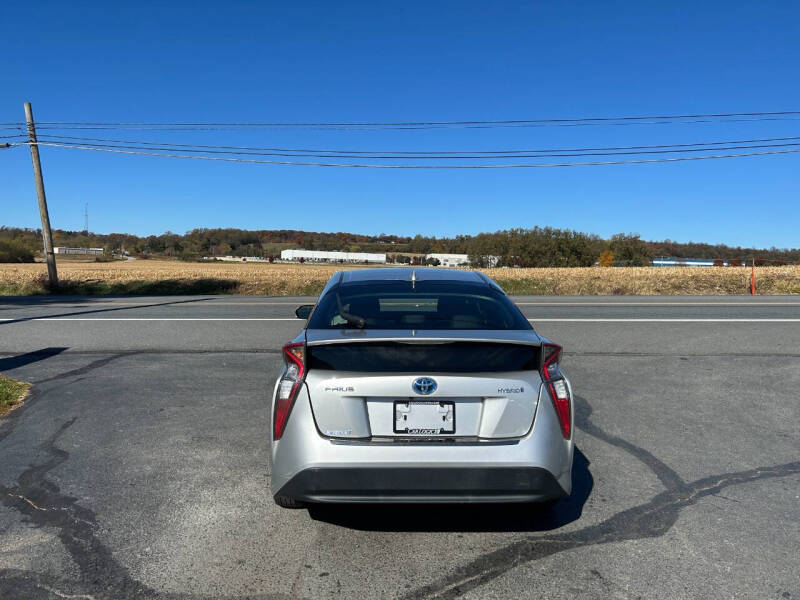 2016 Toyota Prius Three