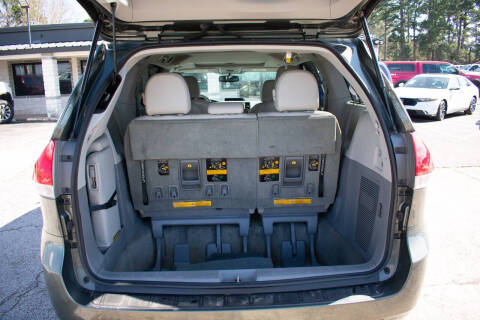 2013 Toyota Sienna XLE 8-Passenger