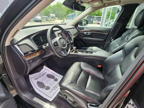 2016 Volvo XC90 T6 Momentum