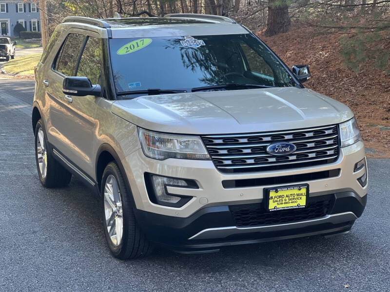 2017 Ford Explorer XLT's photo