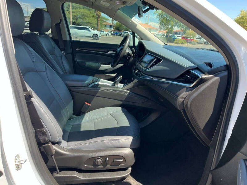 2020 Buick Enclave Essence