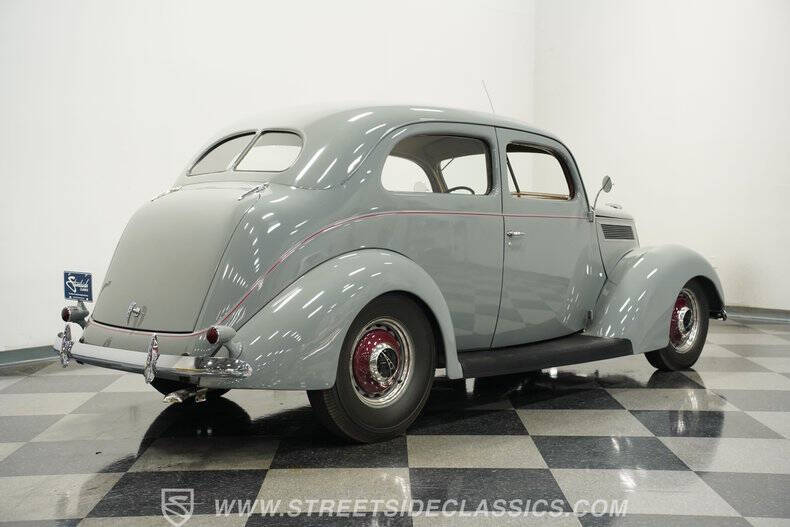 1937 Ford Tudor