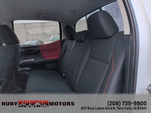 2017 Toyota Tacoma SR