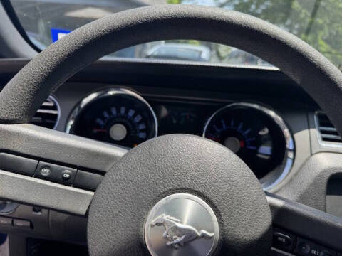 2012 Ford Mustang V6