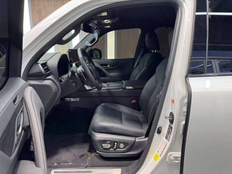 2024 Lexus LX 600 Luxury