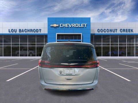 2024 Chrysler Pacifica Touring L