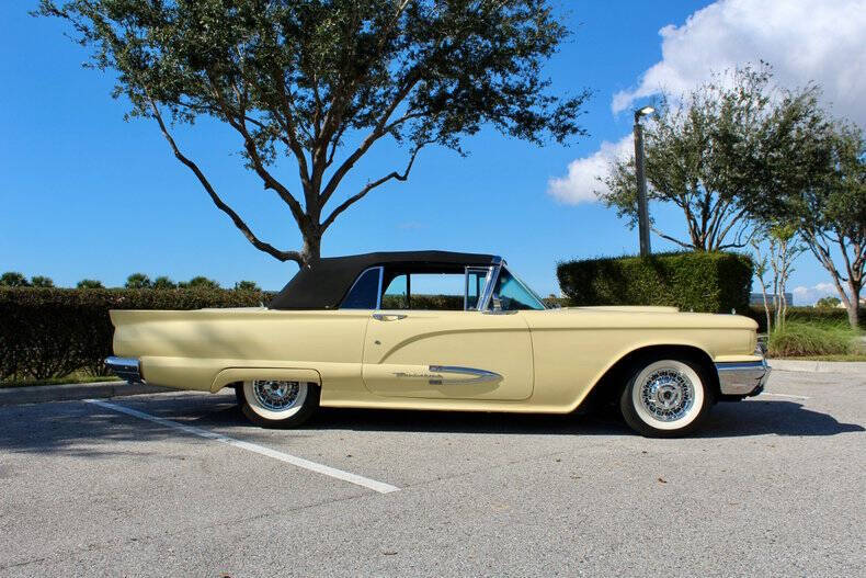 1959 Ford Thunderbird