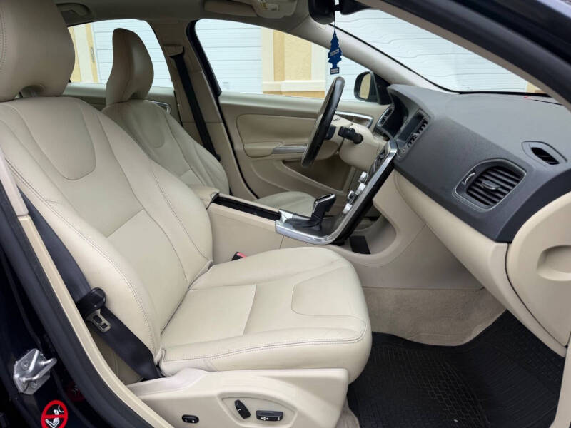 2016 Volvo S60 T5 Drive-E Premier