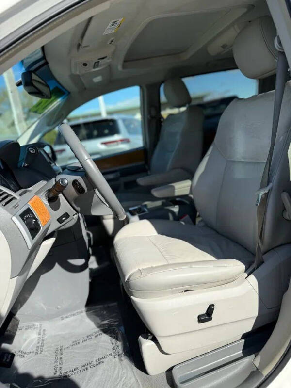 2008 Chrysler Town and Country Limited