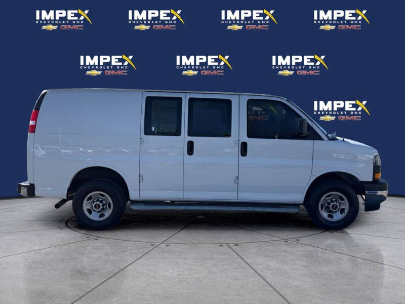 2023 GMC Savana 2500