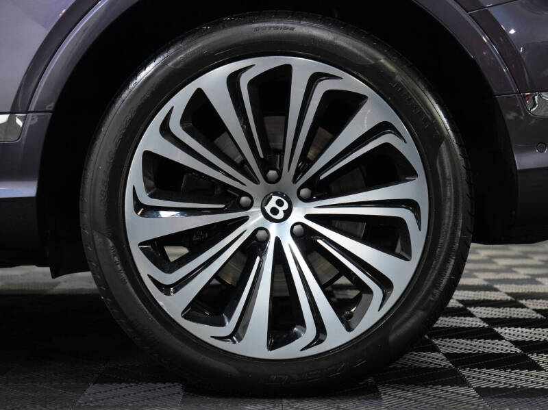 2023 Bentley Bentayga EWB