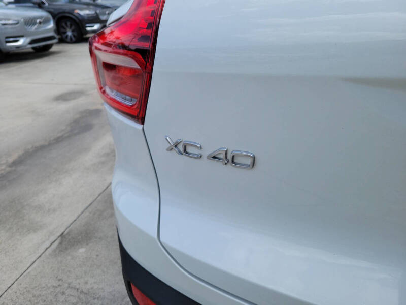 2024 Volvo XC40 B5 Plus Bright Theme