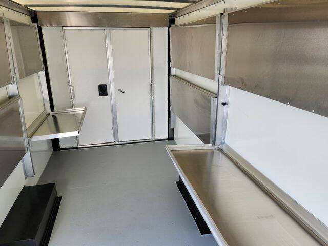 2025 Chevrolet Express 3500