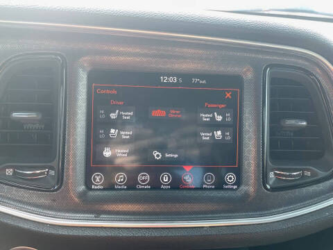 2017 Dodge Challenger SXT