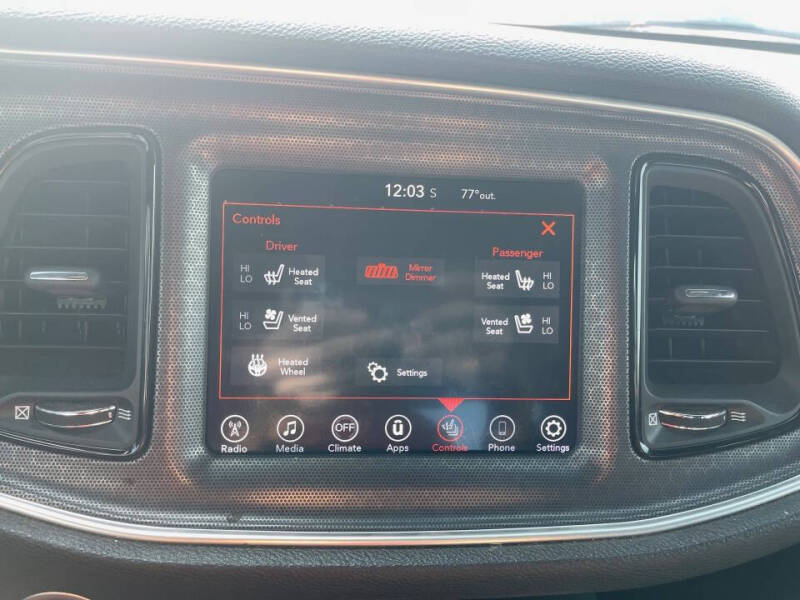 2017 Dodge Challenger SXT