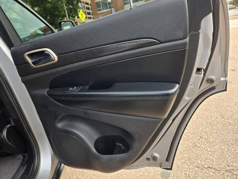 2017 Jeep Grand Cherokee Laredo